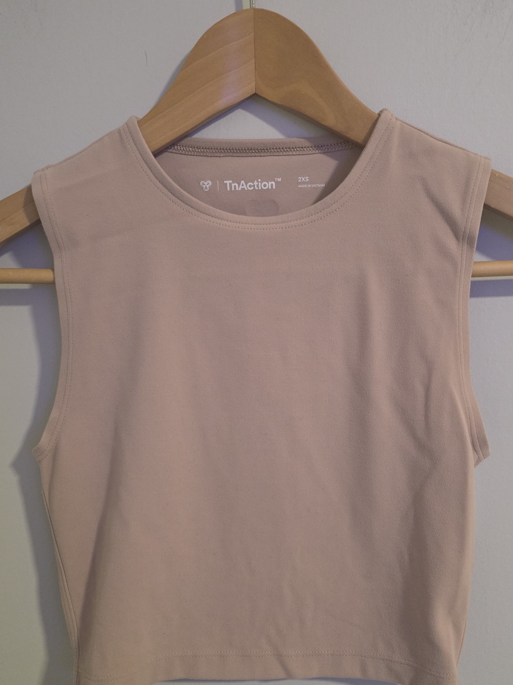 TnAction Aritzia Women’s 2XS Pink Cropped Sleeveless Tank Top